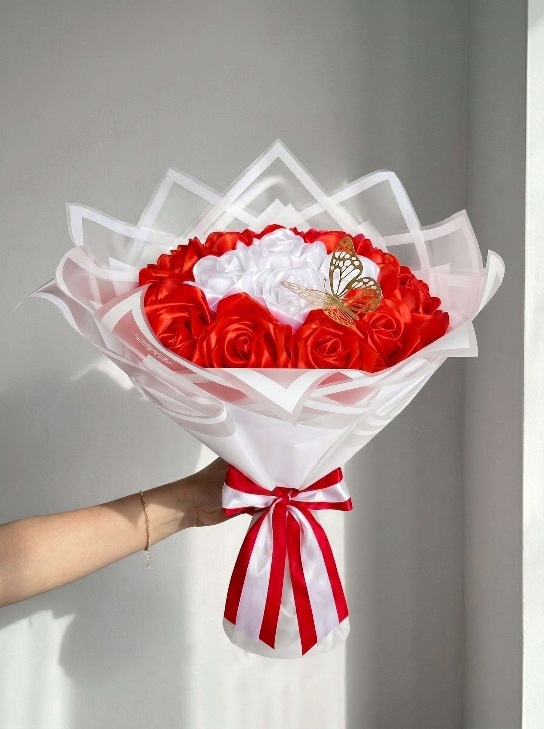 Amber Rose Red and White Bouquet
